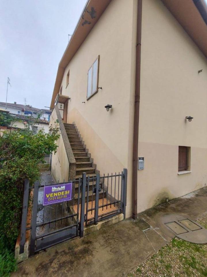 casa indipendente in vendita a Pesaro