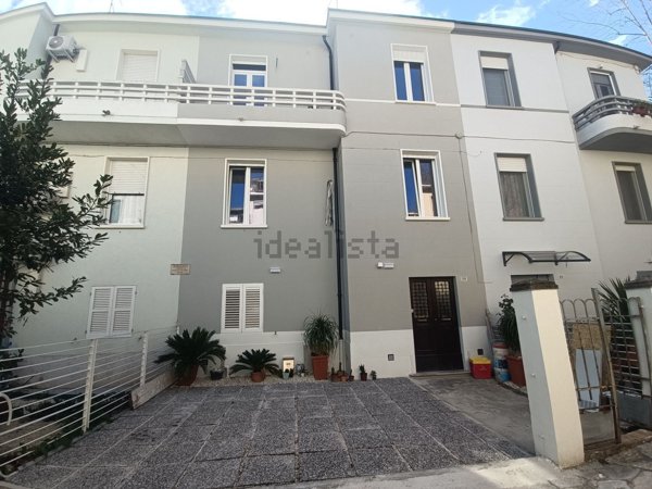 casa indipendente in vendita a Pesaro