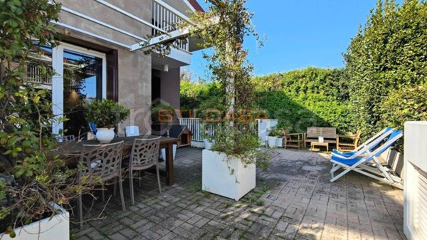 appartamento in vendita a Pesaro in zona Novilara