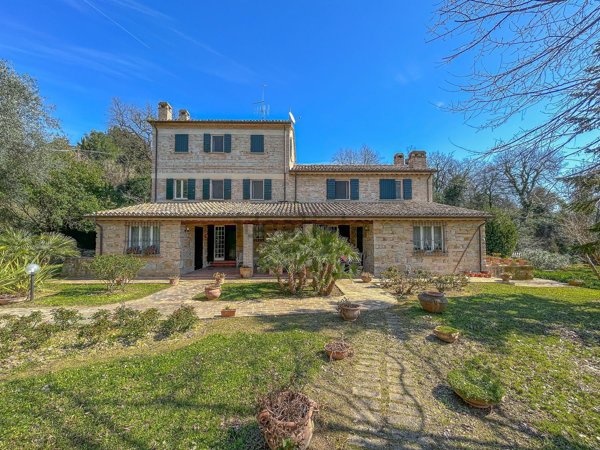 casa indipendente in vendita a Pesaro in zona Santa Veneranda