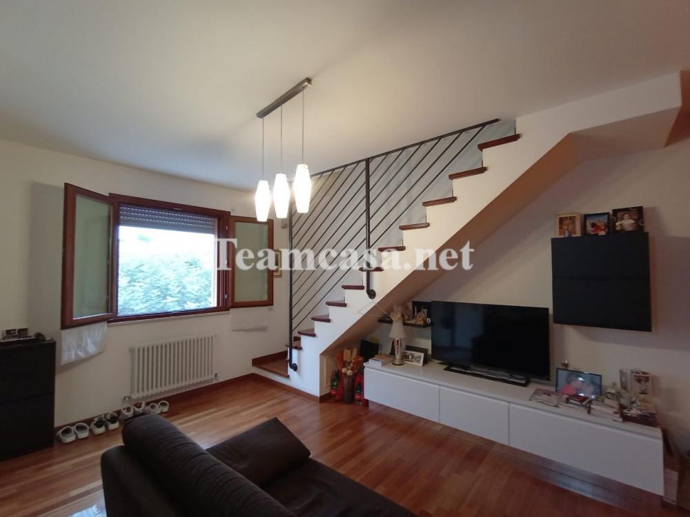 appartamento in vendita a Pesaro in zona Villa Ceccolini