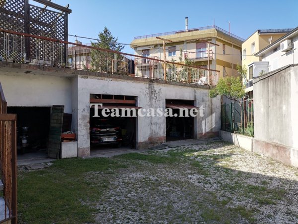 casa indipendente in vendita a Pesaro in zona Pantano