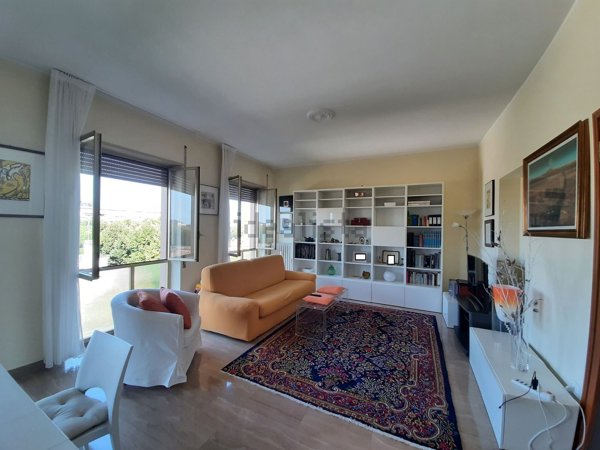 appartamento in vendita a Pesaro in zona Mare