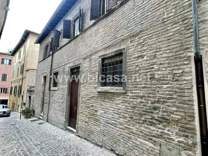 appartamento in vendita a Pesaro in zona Centro Città