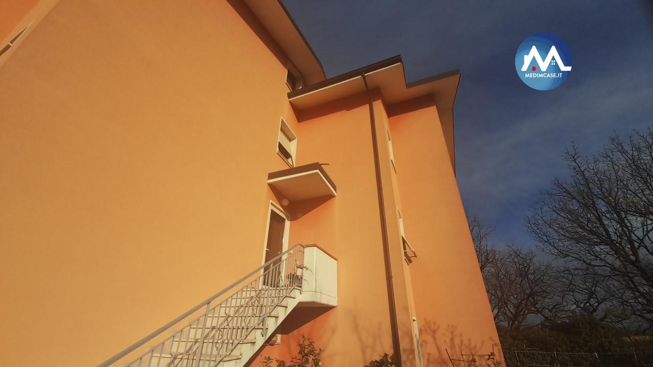 casa indipendente in vendita a Pesaro in zona Novilara