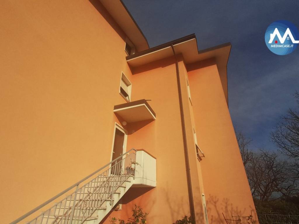 casa indipendente in vendita a Pesaro in zona Novilara