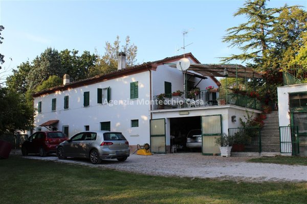 casa indipendente in vendita a Pesaro in zona Centro Città