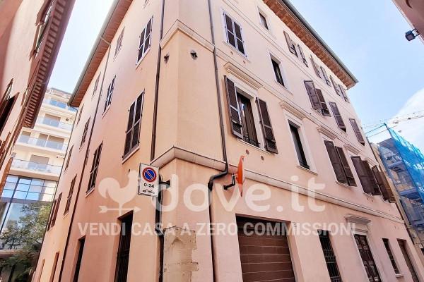 appartamento in vendita a Pesaro in zona Centro Città