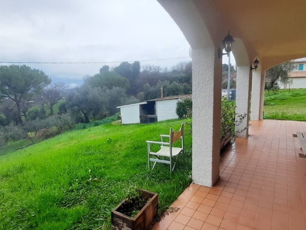 casa indipendente in vendita a Pesaro in zona Santa Veneranda