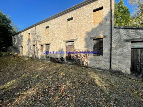 casa indipendente in vendita a Pesaro in zona Candelara
