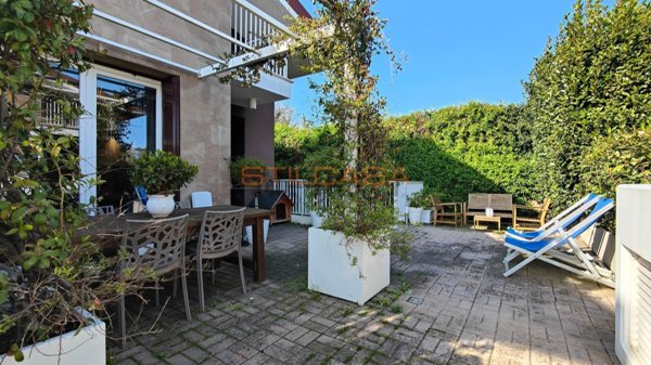 appartamento in vendita a Pesaro in zona Trebbiantico