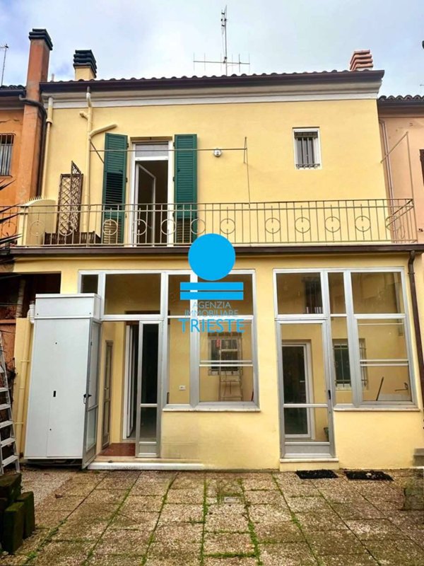 casa indipendente in vendita a Pesaro in zona Centro Città