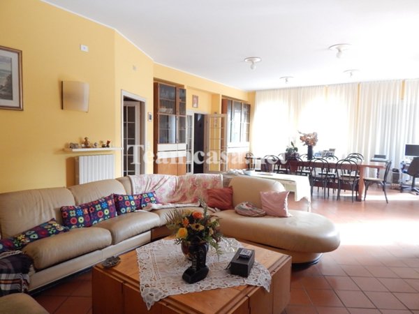 casa indipendente in vendita a Pesaro