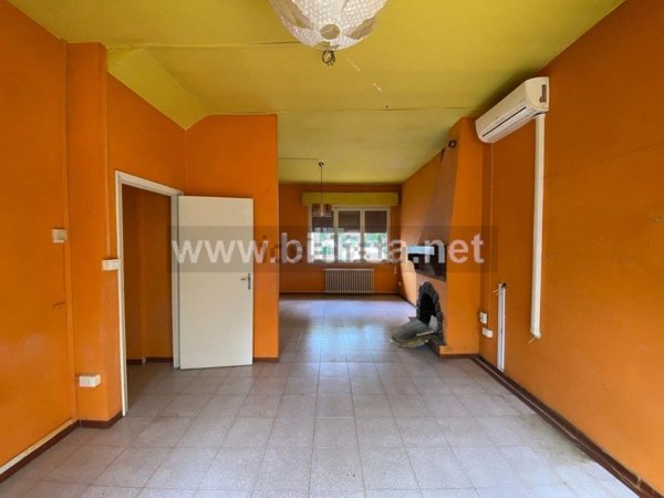casa indipendente in vendita a Pesaro