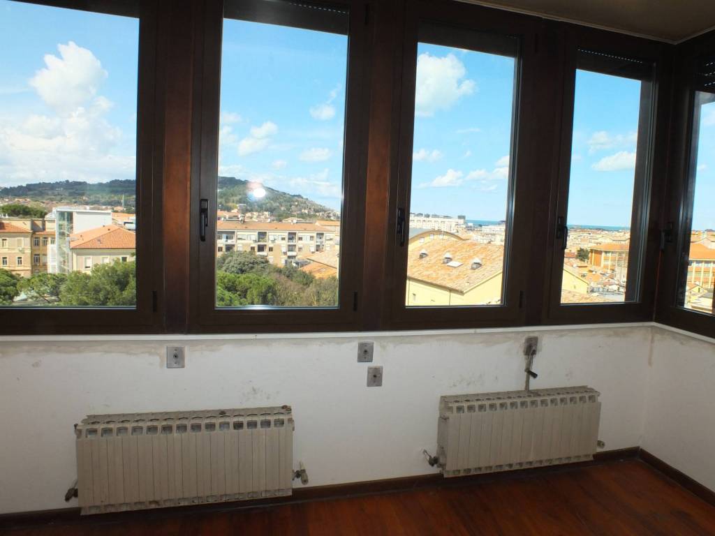 appartamento in vendita a Pesaro in zona Centro Città