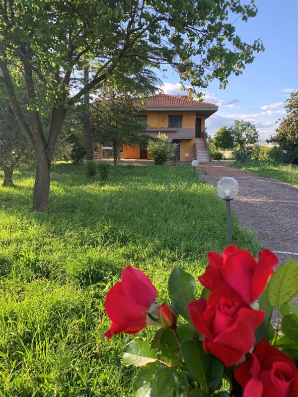 casa indipendente in vendita a Pesaro in zona Centro Città