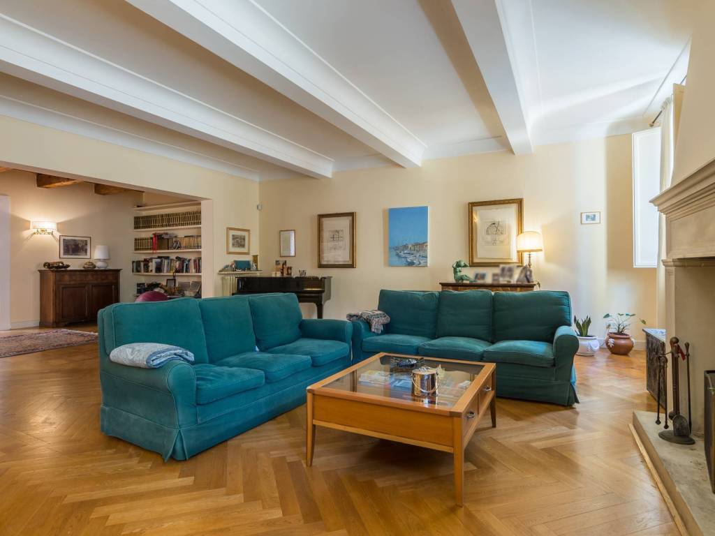 casa indipendente in vendita a Pesaro in zona Centro Città