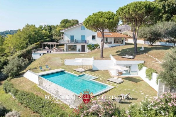 casa indipendente in vendita a Pesaro in zona Muraglia
