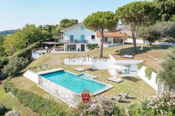 casa indipendente in vendita a Pesaro in zona Trebbiantico