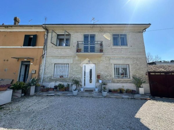 casa indipendente in vendita a Pesaro in zona Tre Ponti