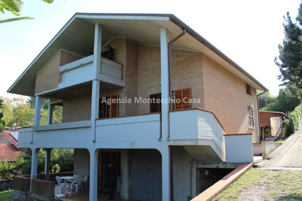 casa indipendente in vendita a Pesaro in zona Mare