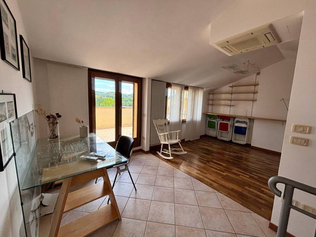appartamento in vendita a Pesaro in zona Santa Veneranda