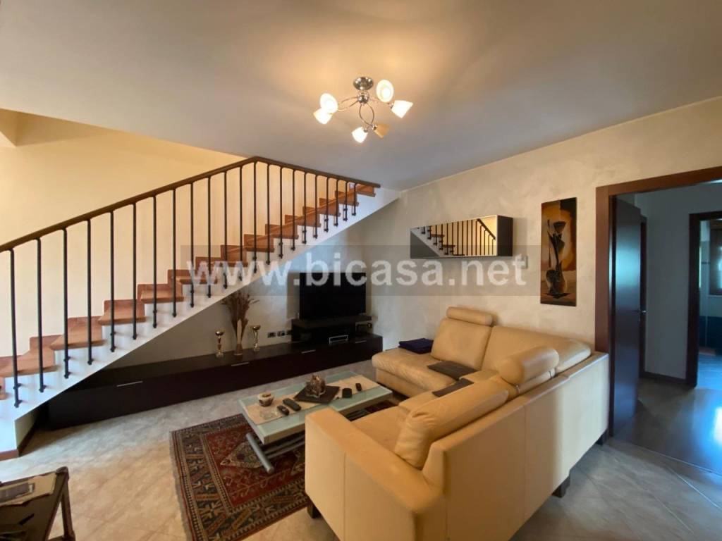 casa indipendente in vendita a Pesaro in zona Santa Veneranda
