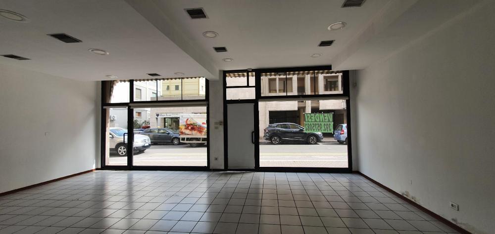 negozio in vendita a Pesaro in zona Novilara