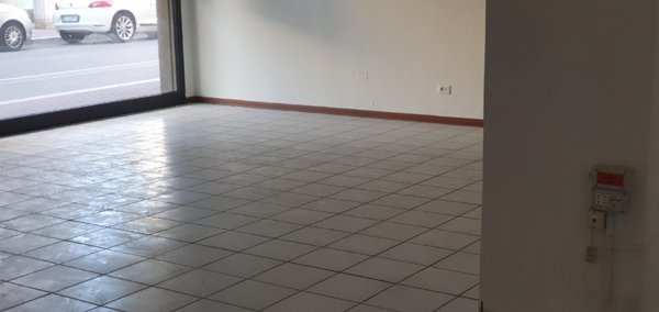 negozio in vendita a Pesaro in zona Novilara