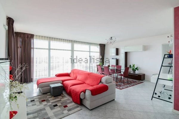 casa indipendente in vendita a Pesaro in zona Mare