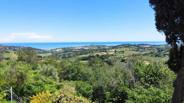 casa indipendente in vendita a Pesaro in zona Novilara