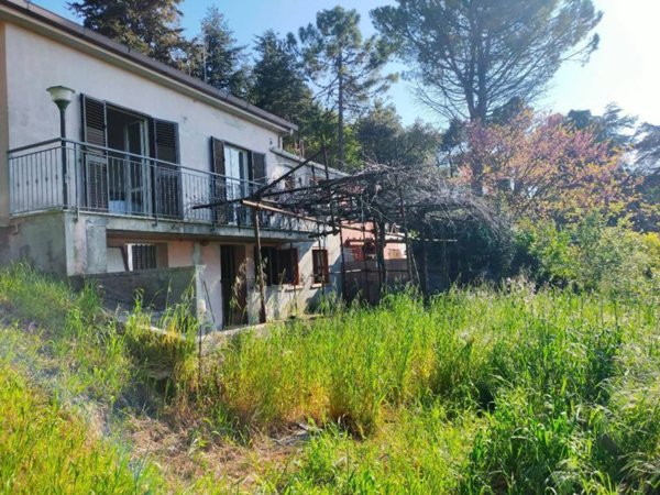 casa indipendente in vendita a Pesaro in zona Novilara