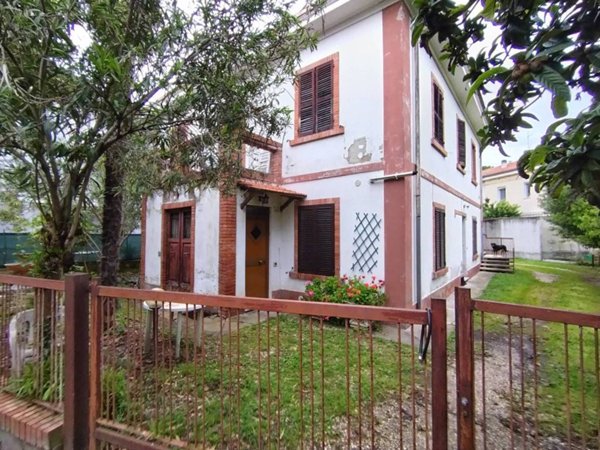 casa indipendente in vendita a Pesaro in zona Pantano