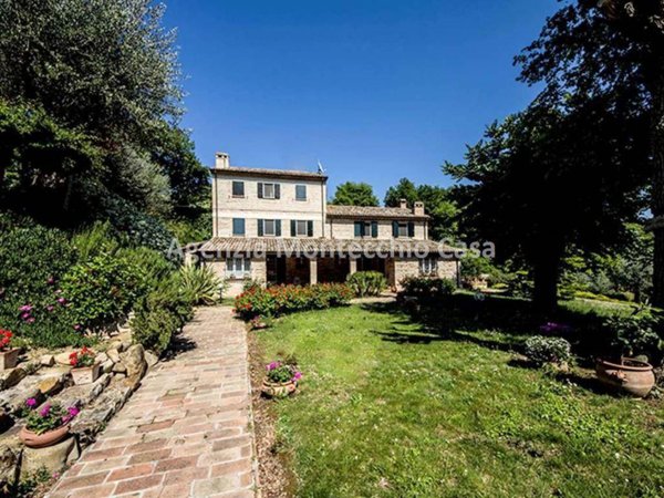 casa indipendente in vendita a Pesaro in zona Mare