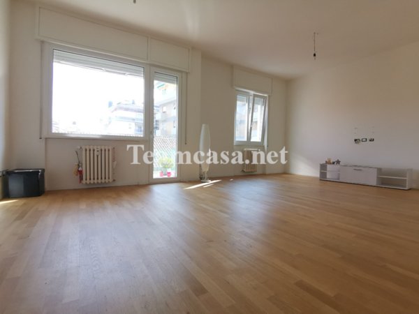 appartamento in vendita a Pesaro in zona Centro Città