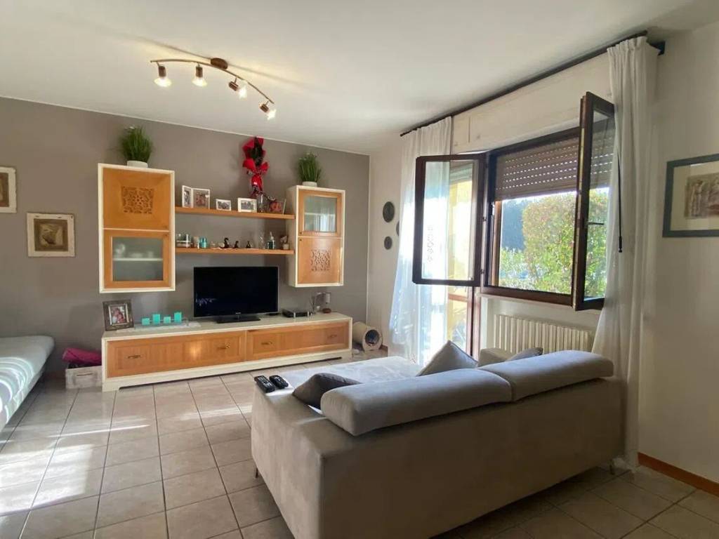 casa indipendente in vendita a Pesaro