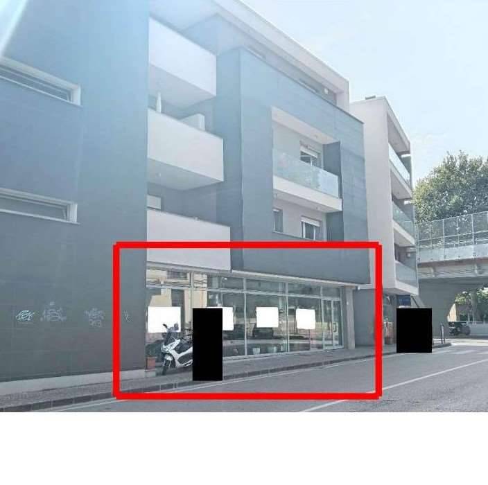 negozio in vendita a Pesaro