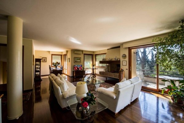 casa indipendente in vendita a Pesaro in zona Centro Città