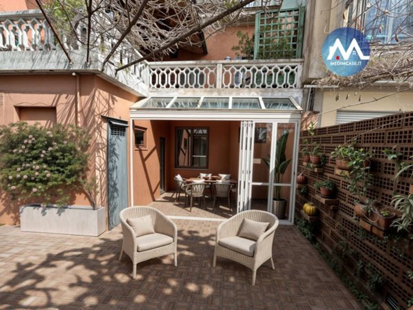 casa indipendente in vendita a Pesaro in zona Porto