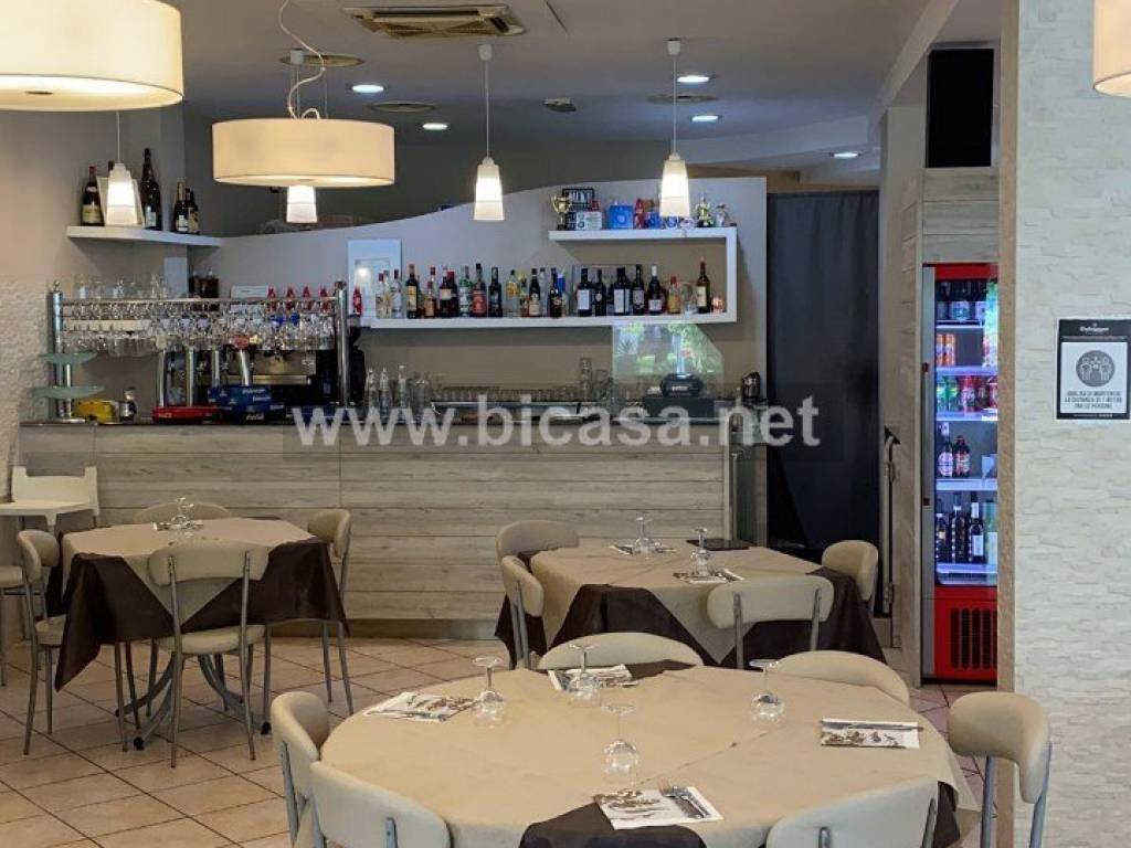 negozio in vendita a Pesaro in zona Cattabrighe