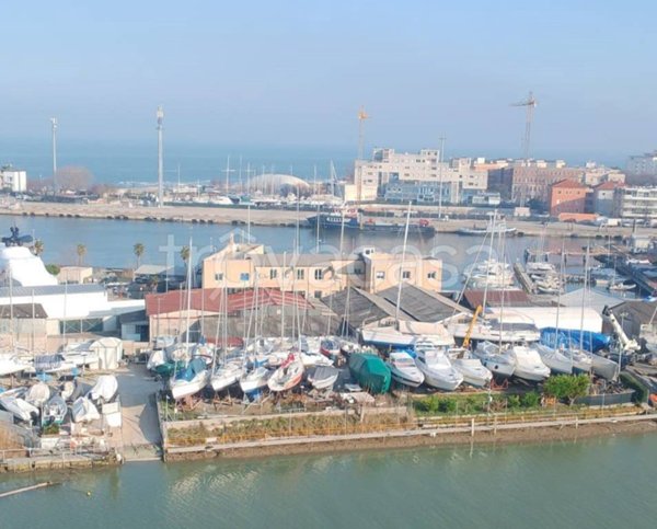appartamento in vendita a Pesaro in zona Baia Flaminia