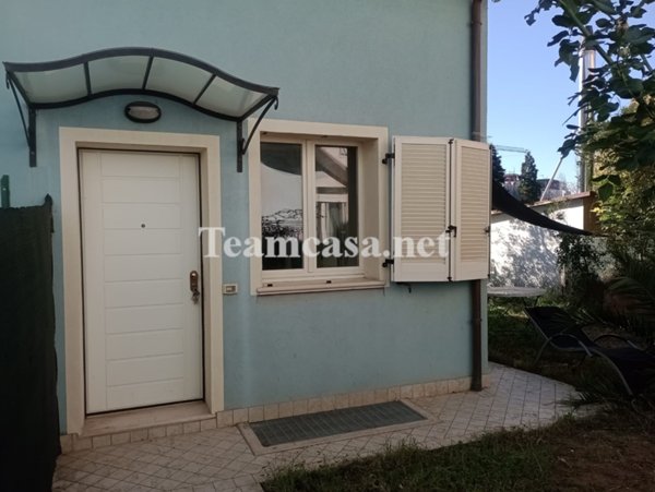 casa indipendente in vendita a Pesaro in zona Borgo Santa Maria