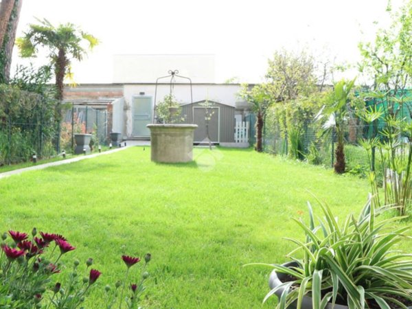 casa indipendente in vendita a Pesaro