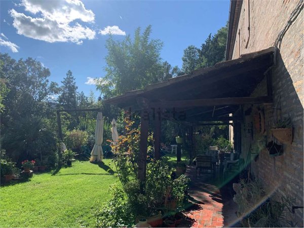 casa indipendente in vendita a Pesaro in zona Monteciccardo