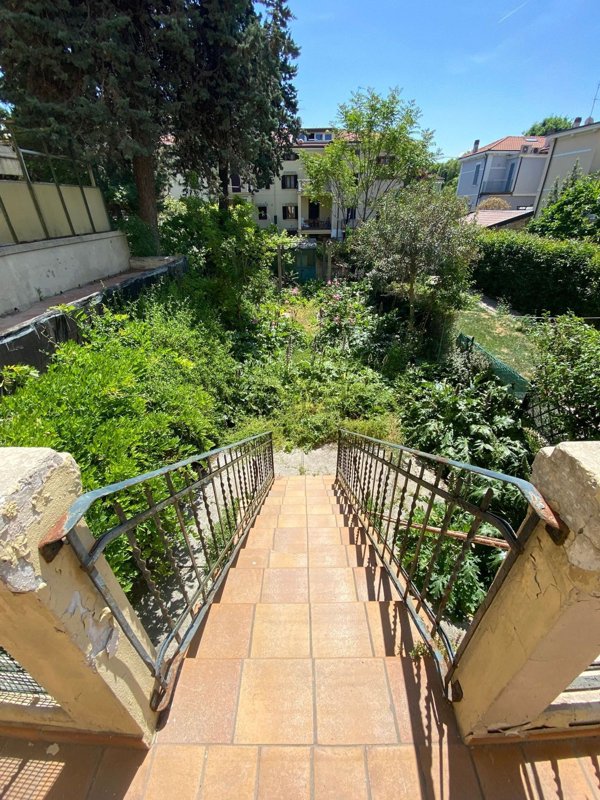 casa indipendente in vendita a Pesaro in zona Mare