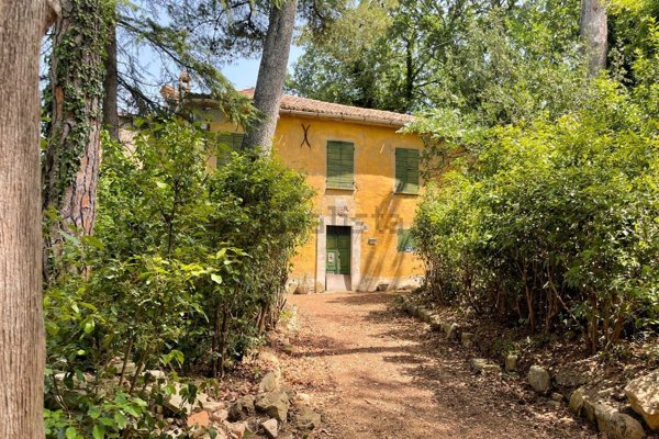 casa indipendente in vendita a Pesaro in zona Centro Città