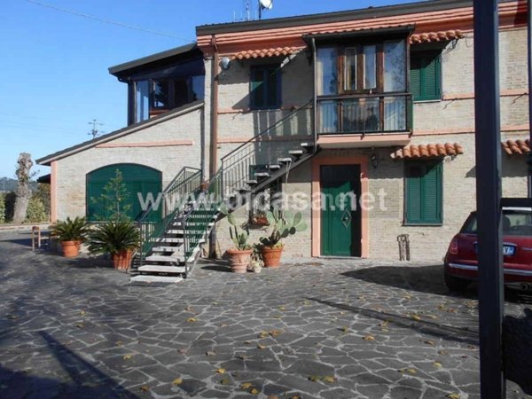 villa in vendita a Pesaro in zona Villa Fastiggi