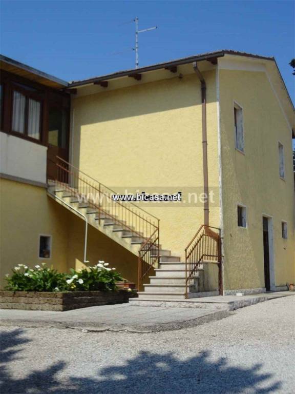 casa indipendente in vendita a Pesaro in zona Villa Fastiggi