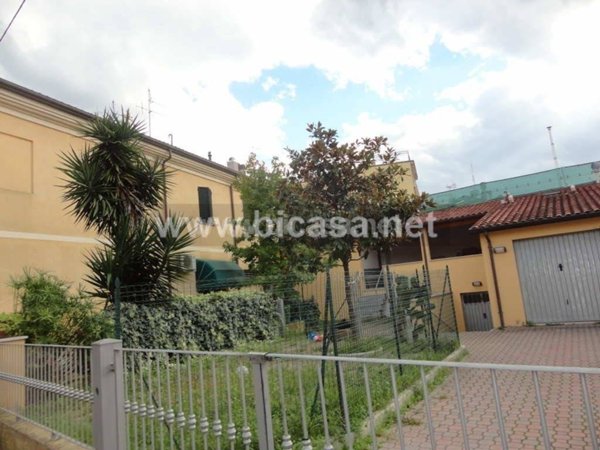 negozio in vendita a Pesaro in zona Pantano