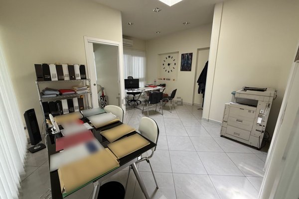 ufficio in vendita a Pesaro